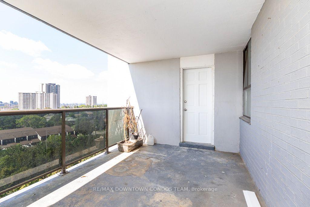 Photo 16 of Unit 1004, 10 Tobermory Drive, North York, Black Creek — HOMEH