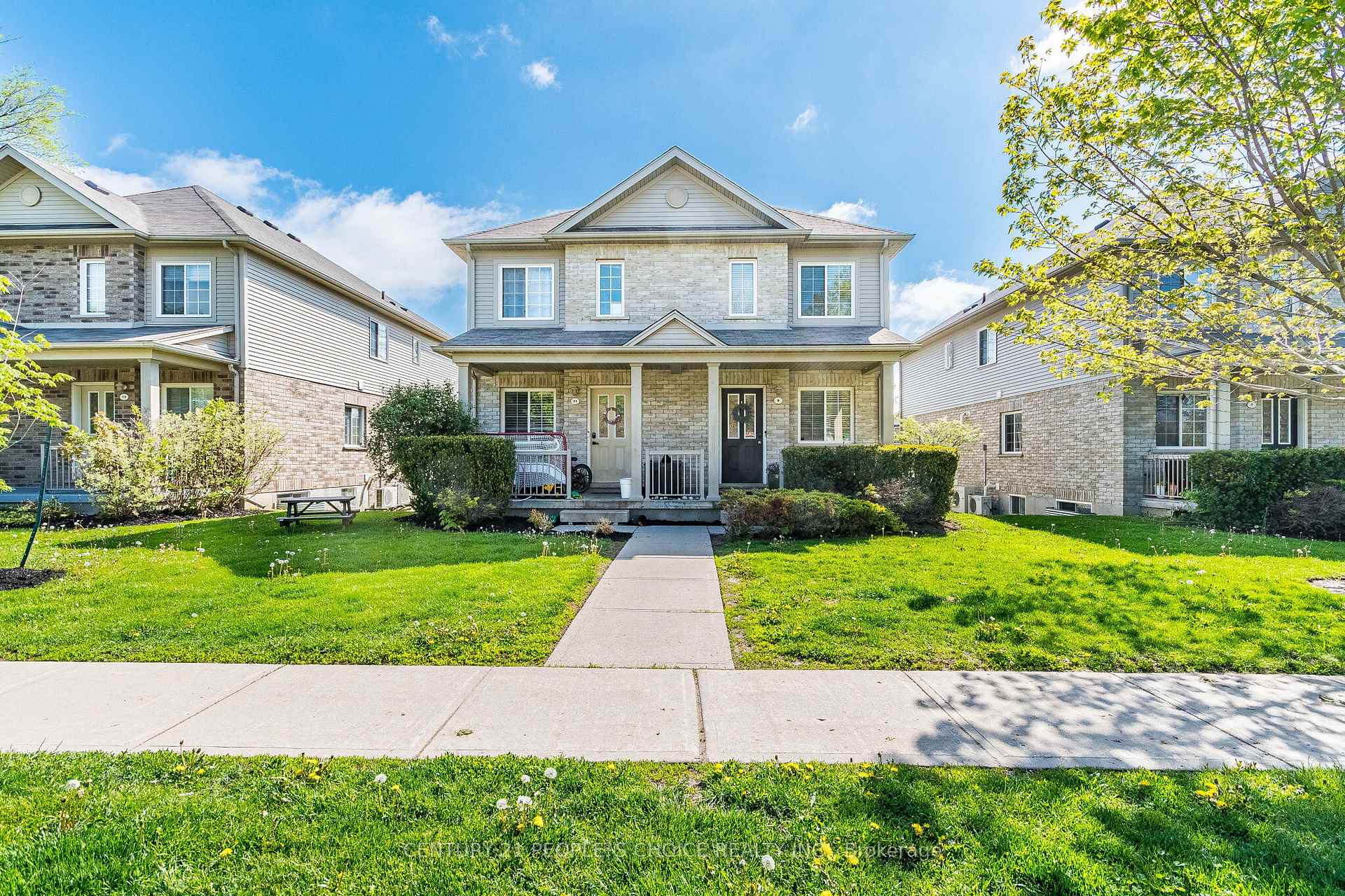 Photo 2 of Unit 9, 35 Mountford Drive, Guelph, Grange Road — HOMEH