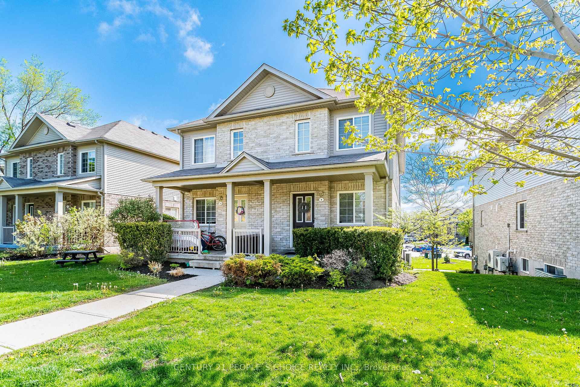 Photo 3 of Unit 9, 35 Mountford Drive, Guelph, Grange Road — HOMEH