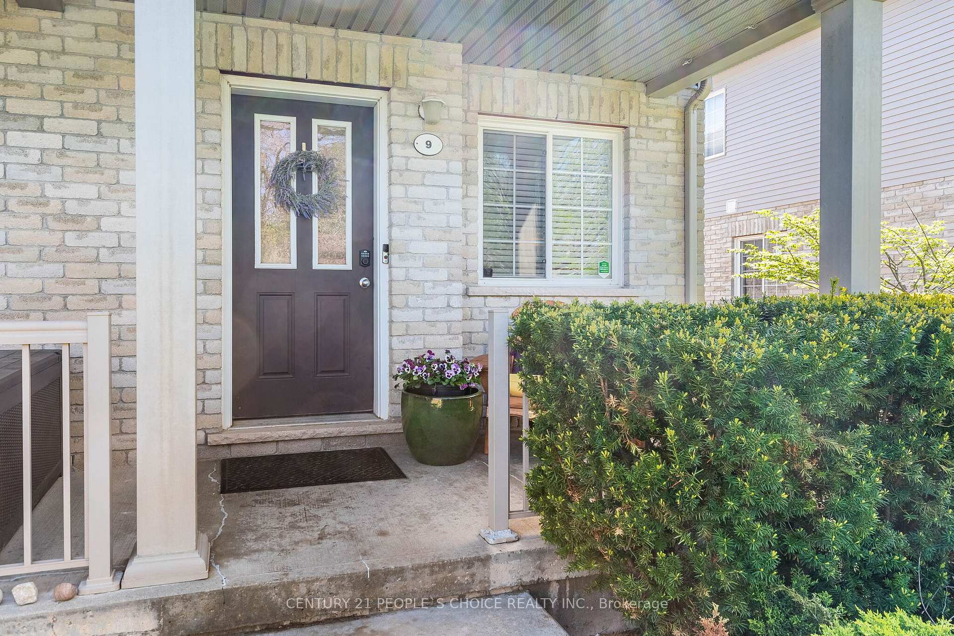 Photo 4 of Unit 9, 35 Mountford Drive, Guelph, Grange Road — HOMEH