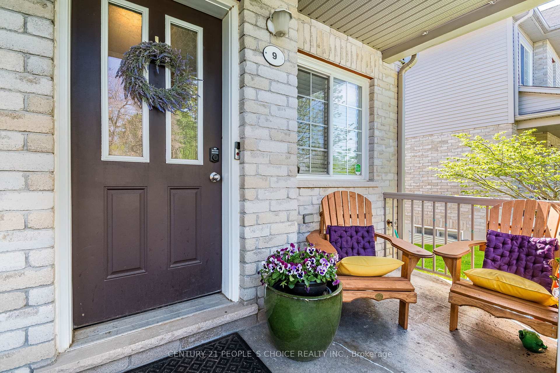 Photo 5 of Unit 9, 35 Mountford Drive, Guelph, Grange Road — HOMEH