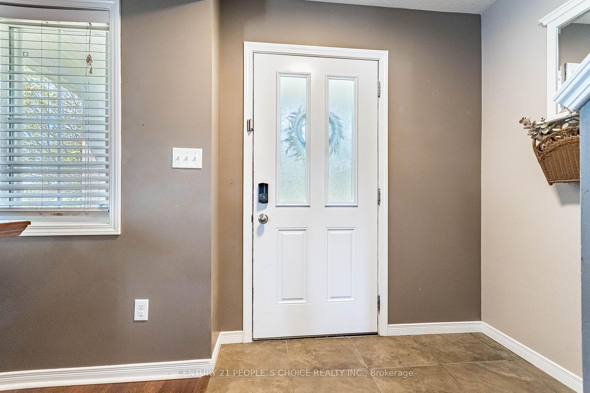 Photo 8 of Unit 9, 35 Mountford Drive, Guelph, Grange Road — HOMEH