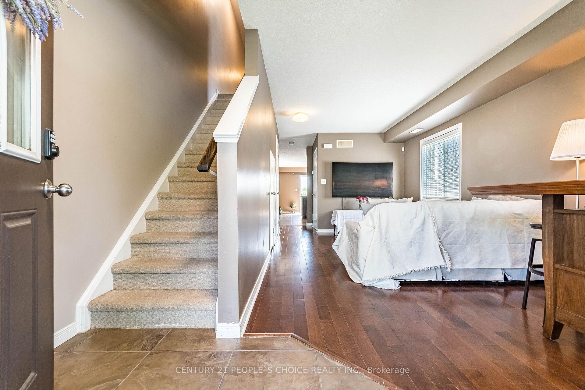 Photo 9 of Unit 9, 35 Mountford Drive, Guelph, Grange Road — HOMEH