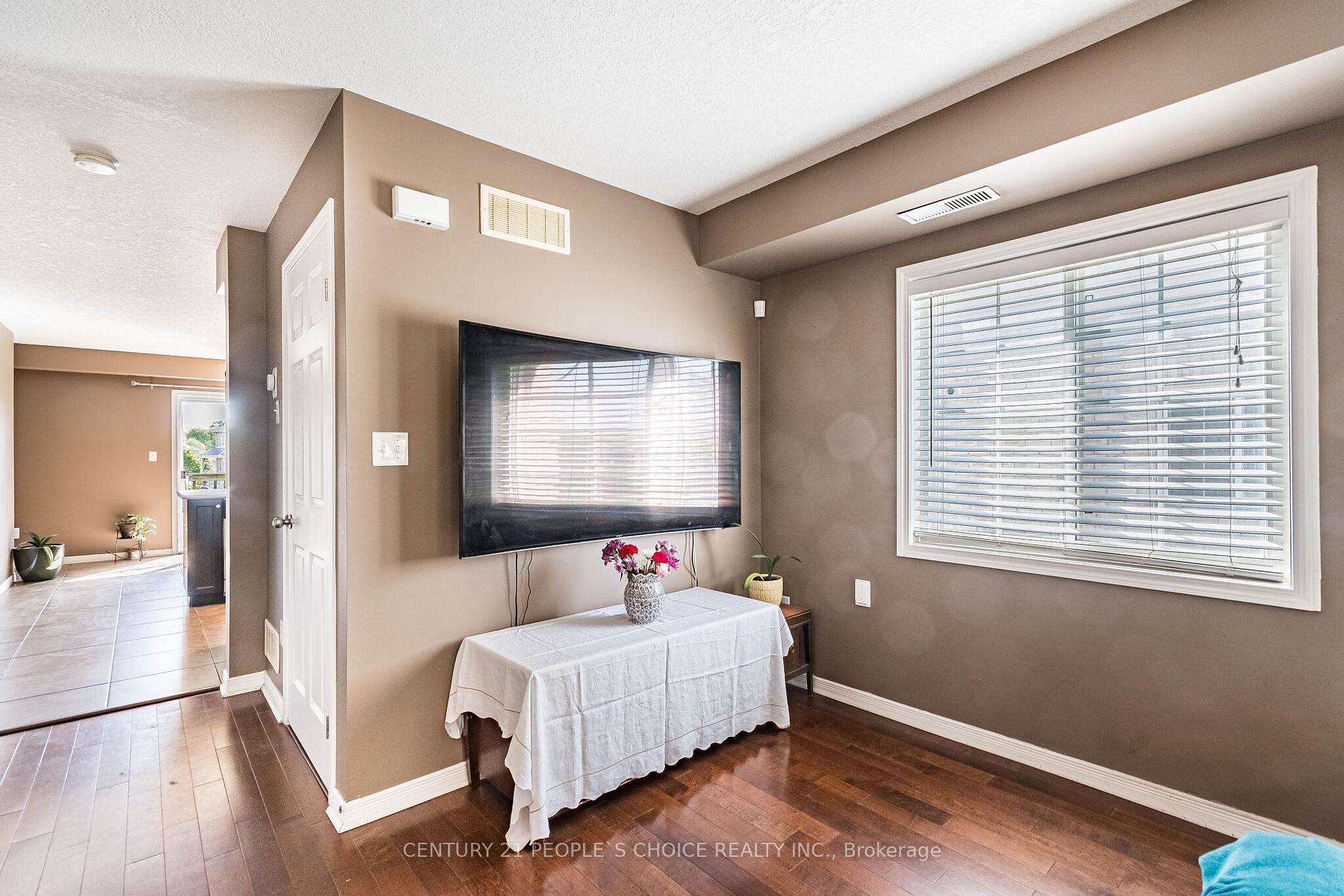 Photo 12 of Unit 9, 35 Mountford Drive, Guelph, Grange Road — HOMEH