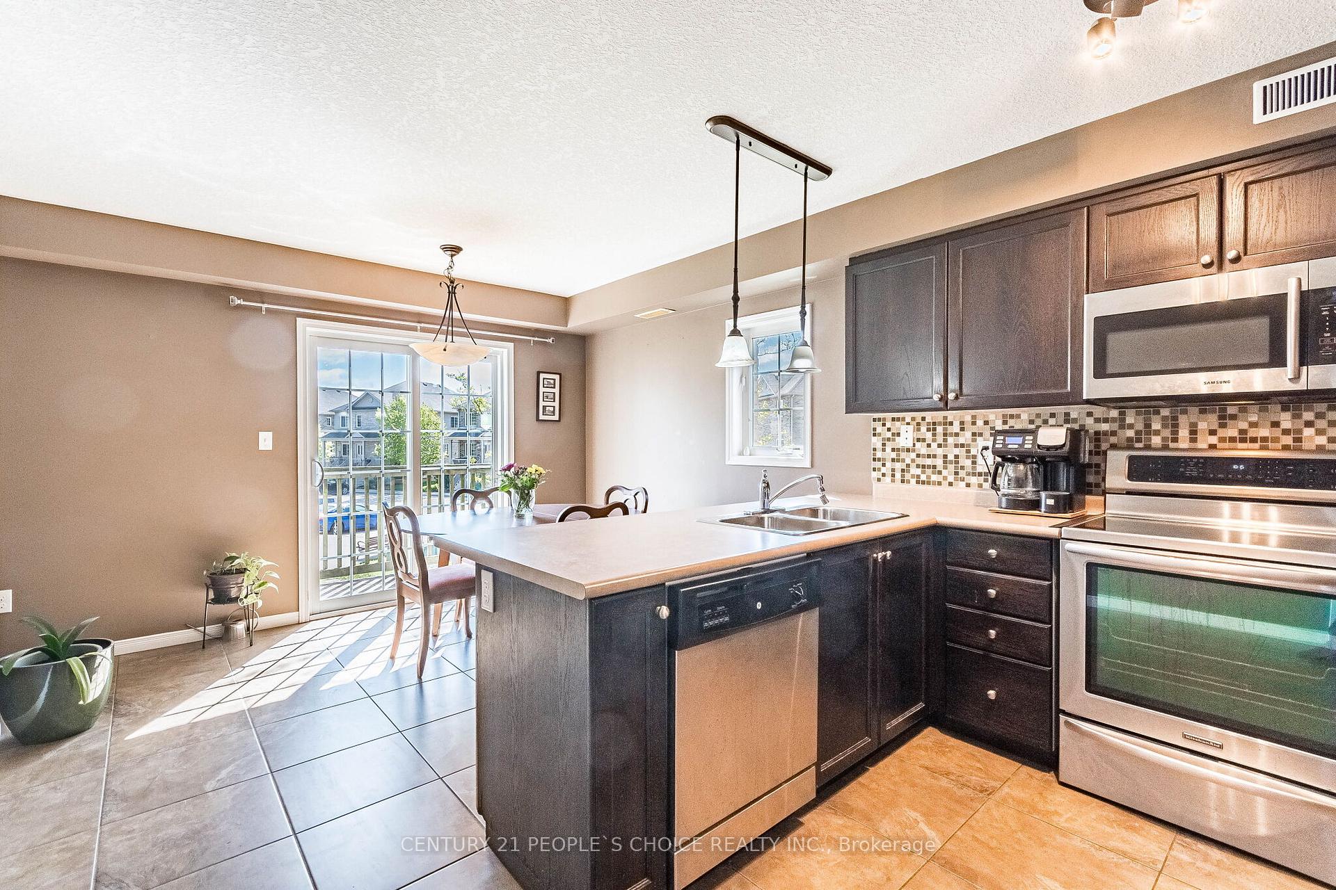 Photo 13 of Unit 9, 35 Mountford Drive, Guelph, Grange Road — HOMEH