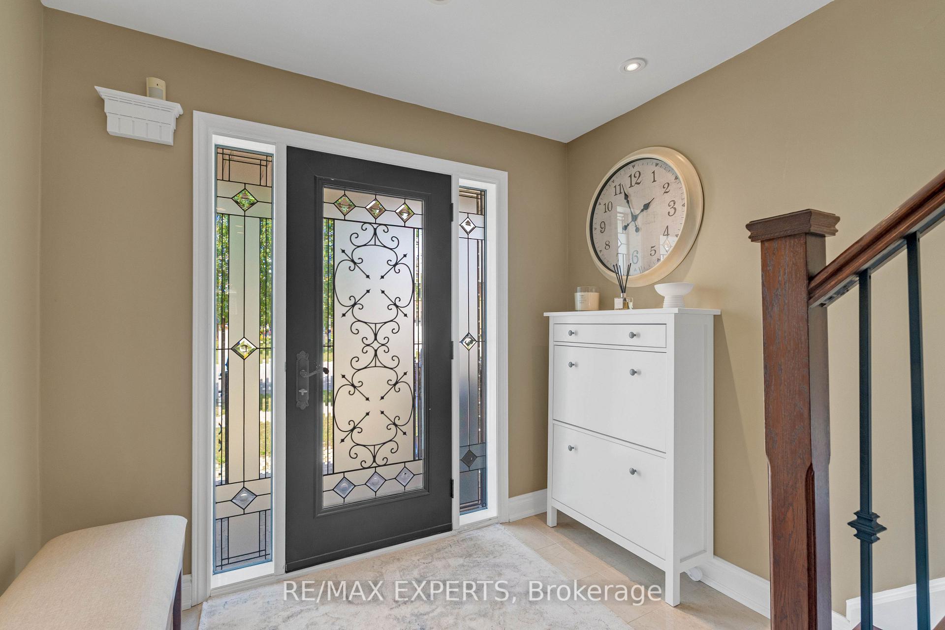 Photo 6 of 255 Matthew Drive, Vaughan, East Woodbridge — HOMEH