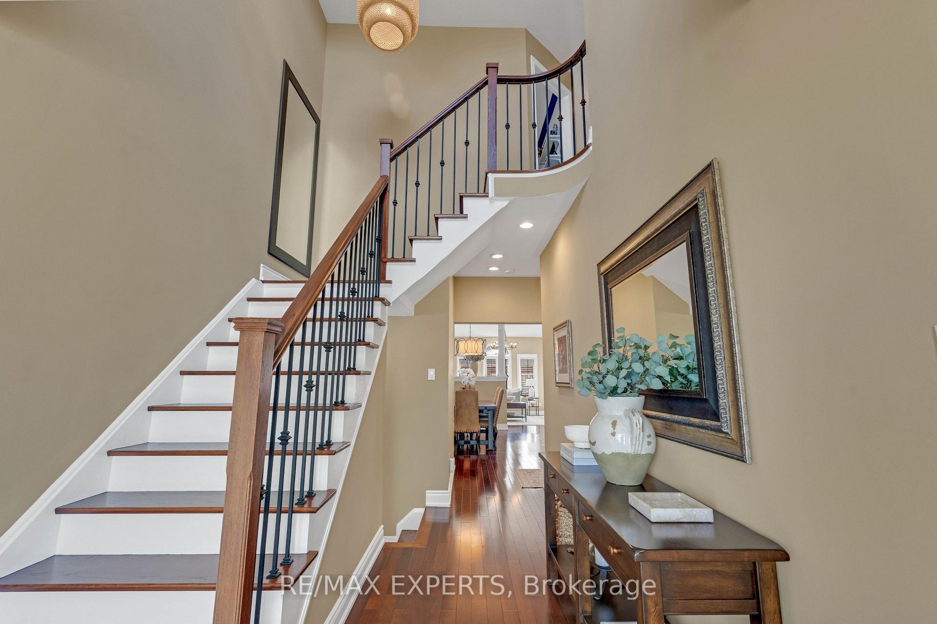Photo 7 of 255 Matthew Drive, Vaughan, East Woodbridge — HOMEH