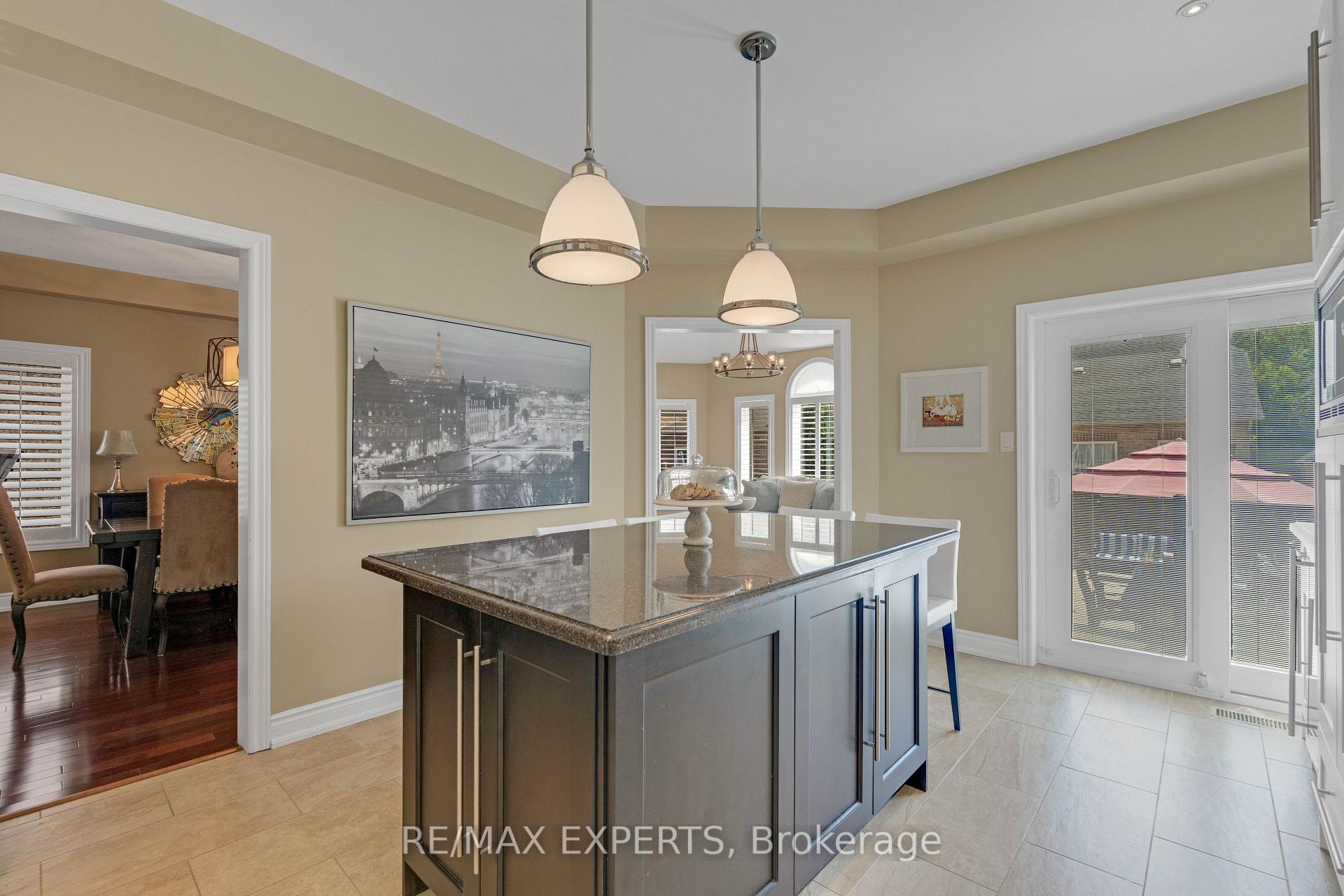 Photo 11 of 255 Matthew Drive, Vaughan, East Woodbridge — HOMEH
