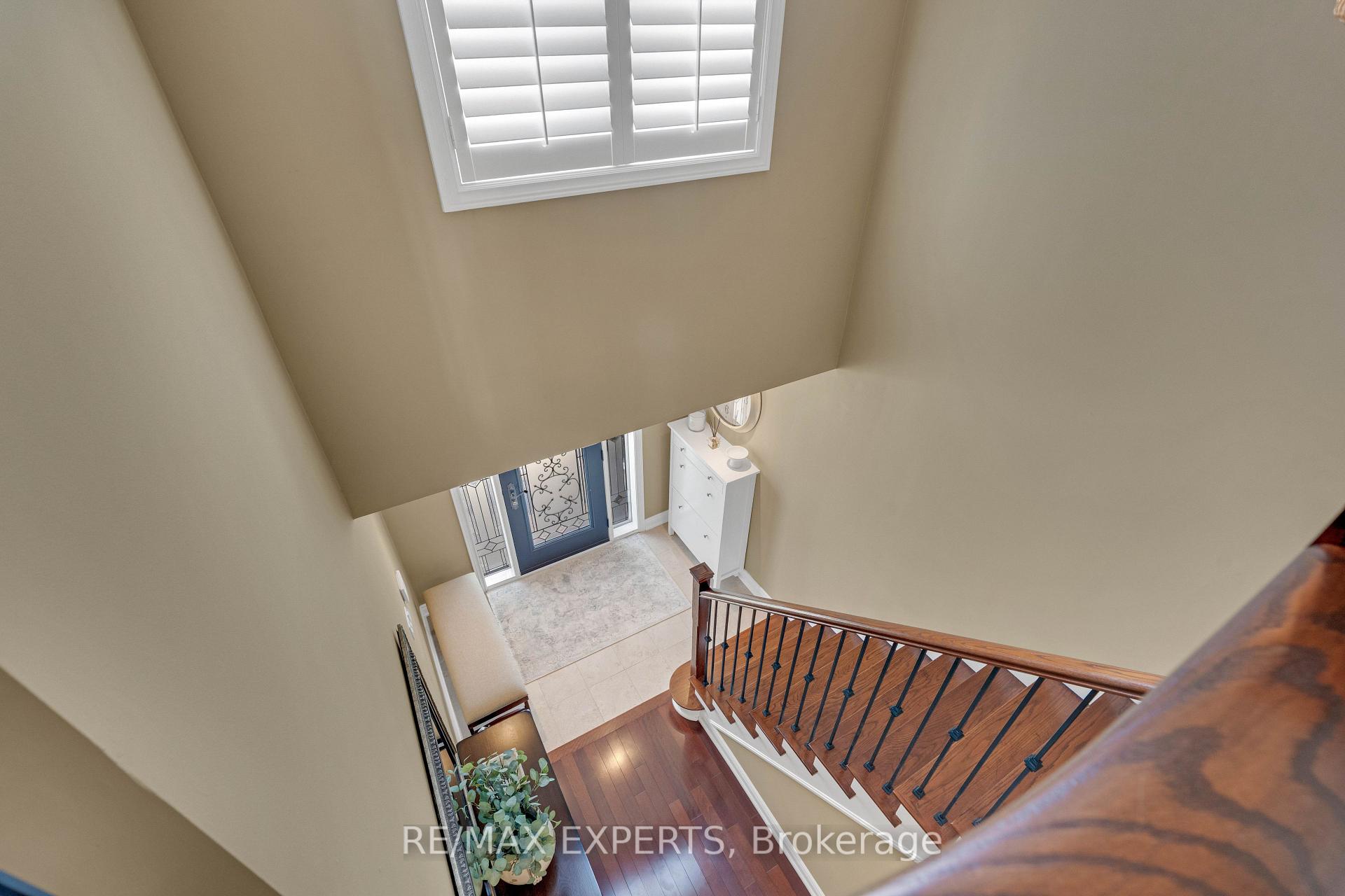 Photo 16 of 255 Matthew Drive, Vaughan, East Woodbridge — HOMEH