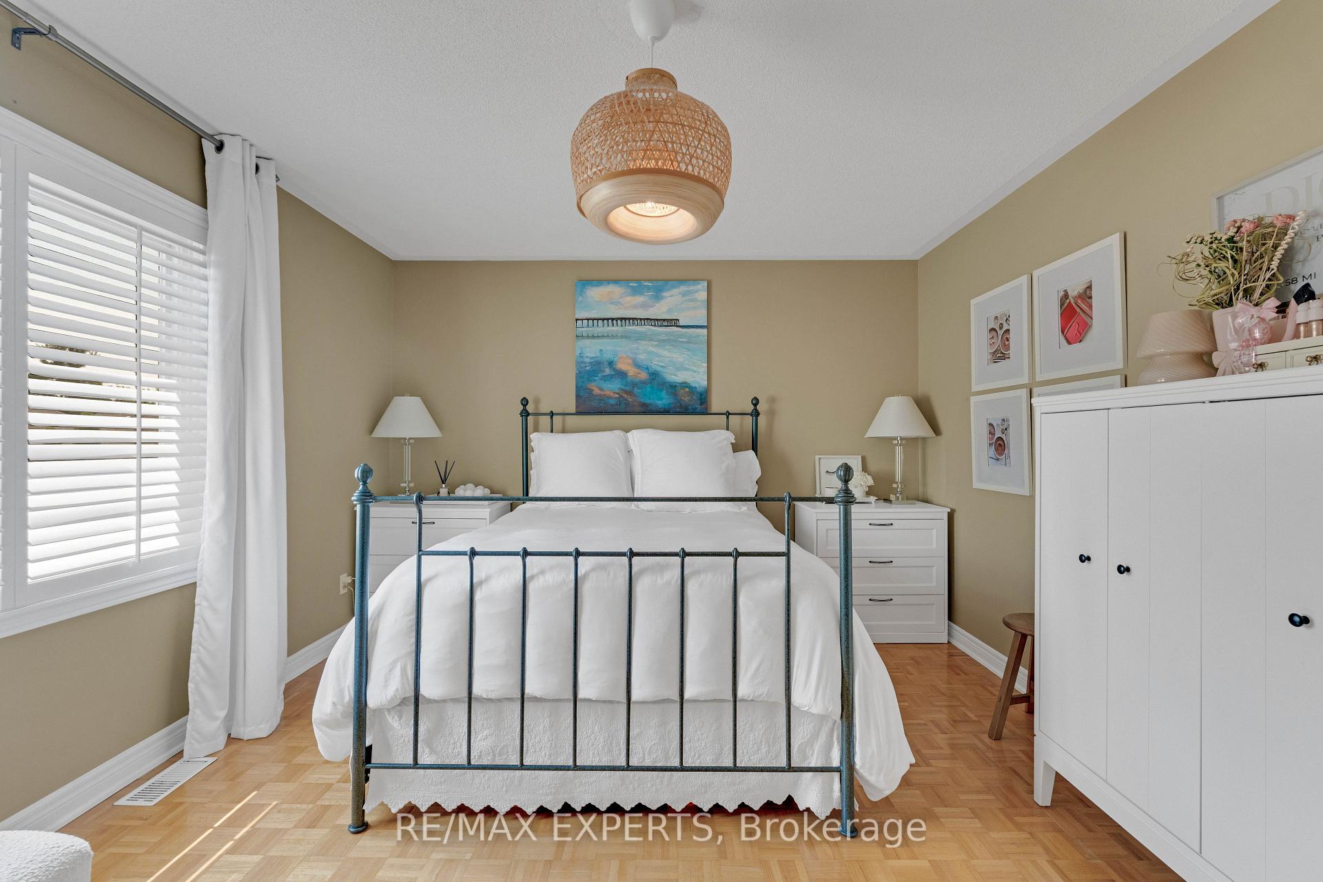 Photo 19 of 255 Matthew Drive, Vaughan, East Woodbridge — HOMEH