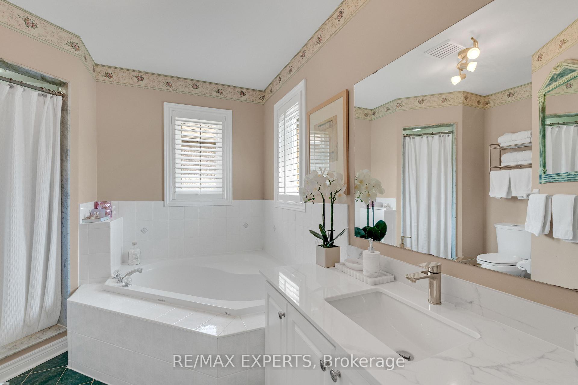 Photo 21 of 255 Matthew Drive, Vaughan, East Woodbridge — HOMEH