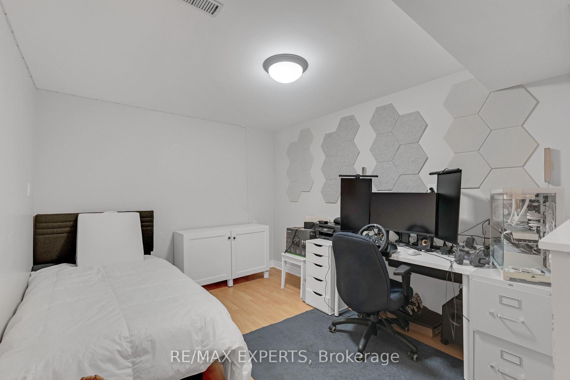 Photo 28 of 255 Matthew Drive, Vaughan, East Woodbridge — HOMEH