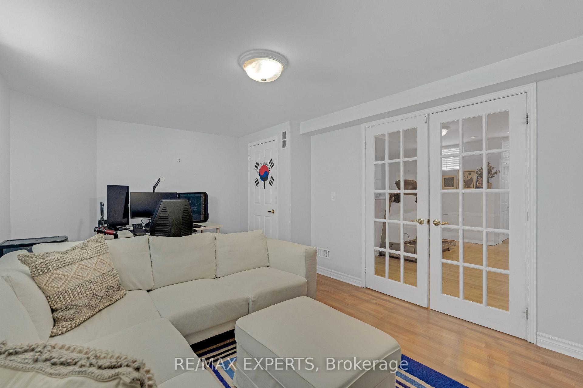 Photo 29 of 255 Matthew Drive, Vaughan, East Woodbridge — HOMEH