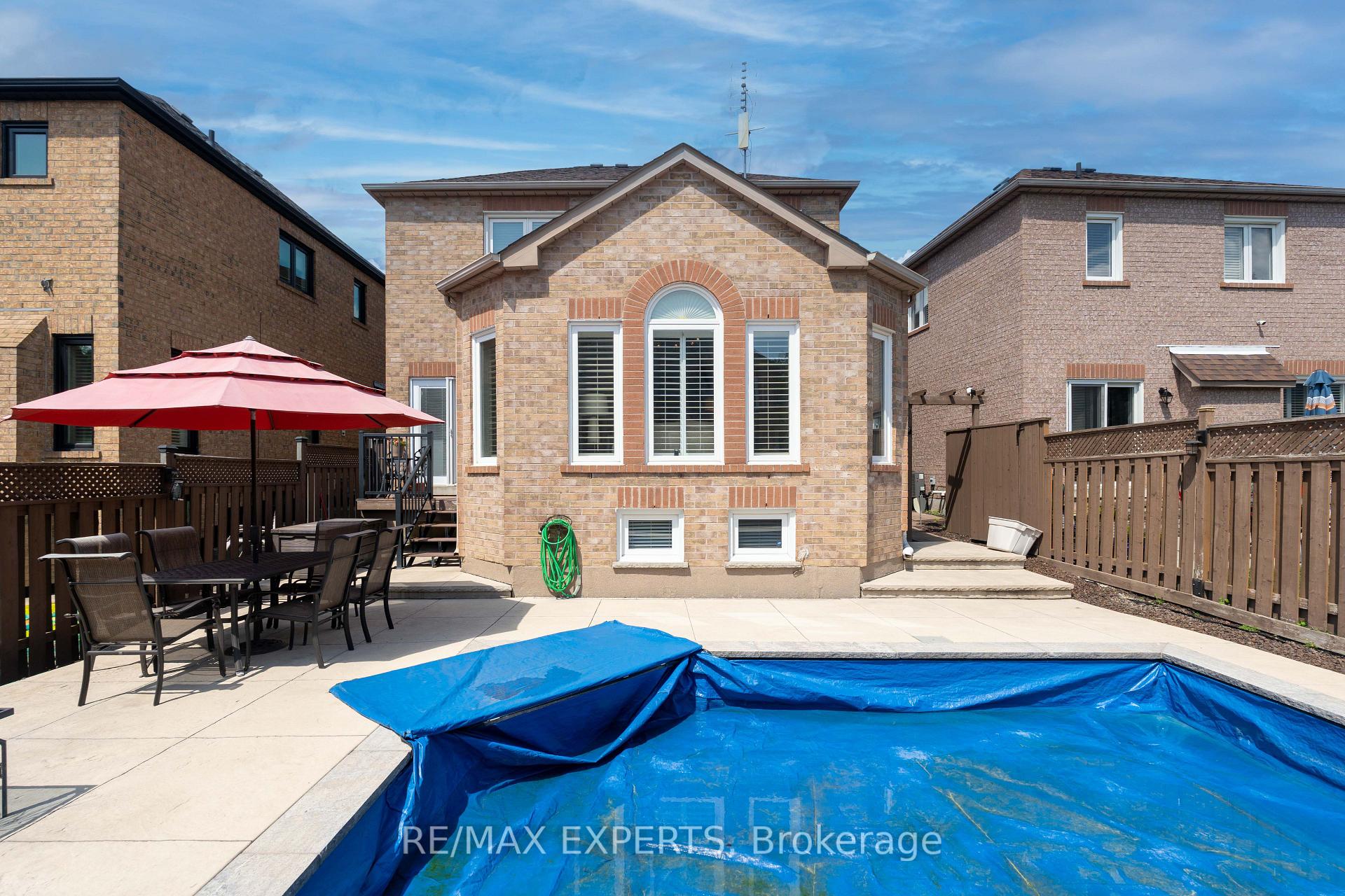 Photo 33 of 255 Matthew Drive, Vaughan, East Woodbridge — HOMEH