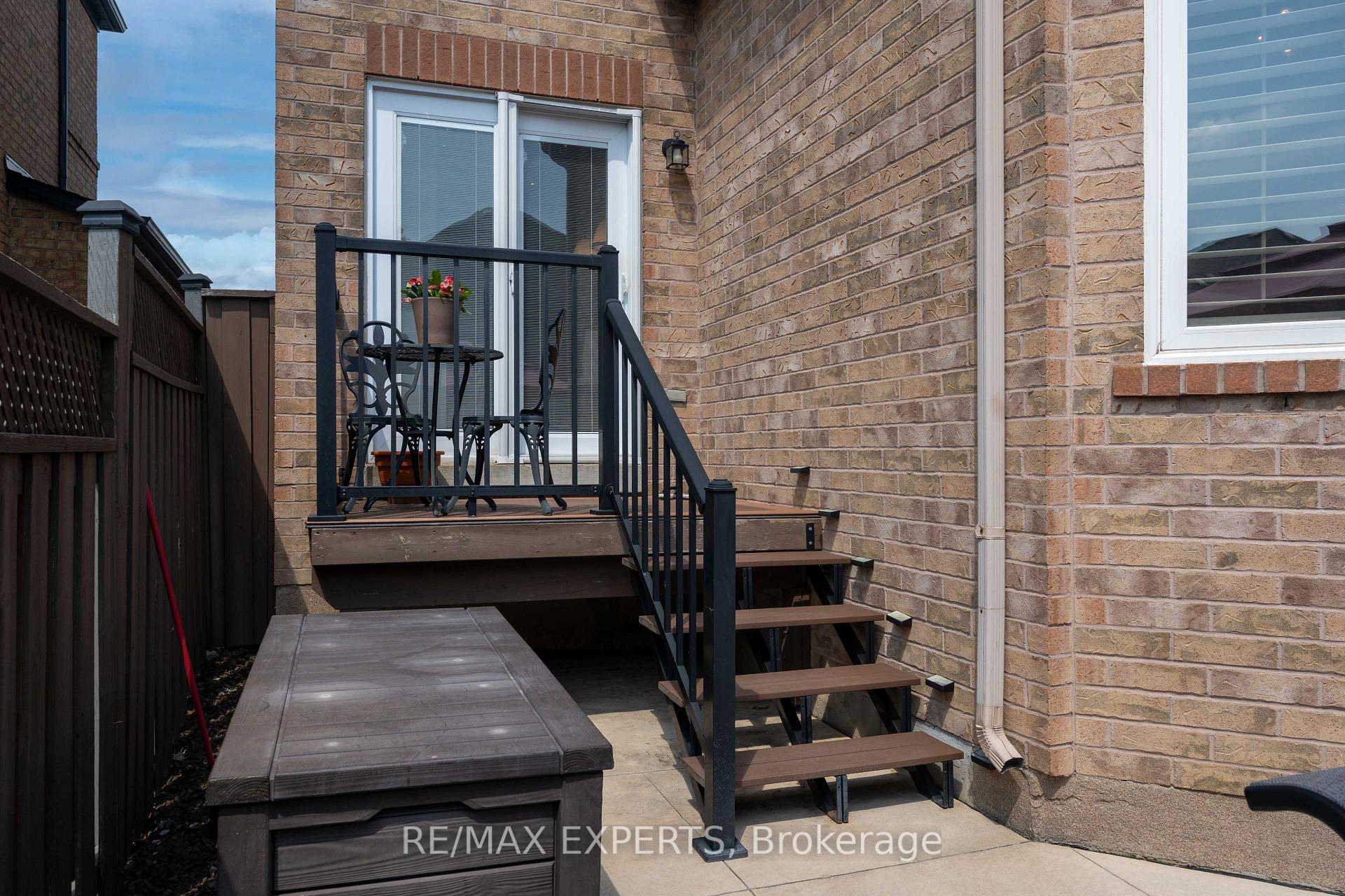 Photo 35 of 255 Matthew Drive, Vaughan, East Woodbridge — HOMEH