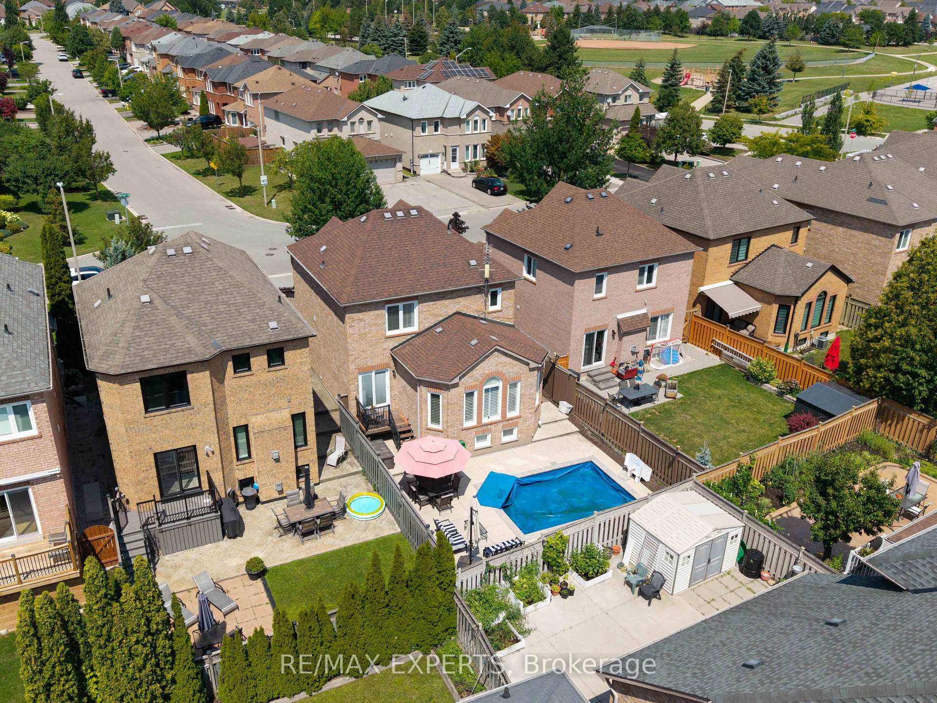 Photo 37 of 255 Matthew Drive, Vaughan, East Woodbridge — HOMEH
