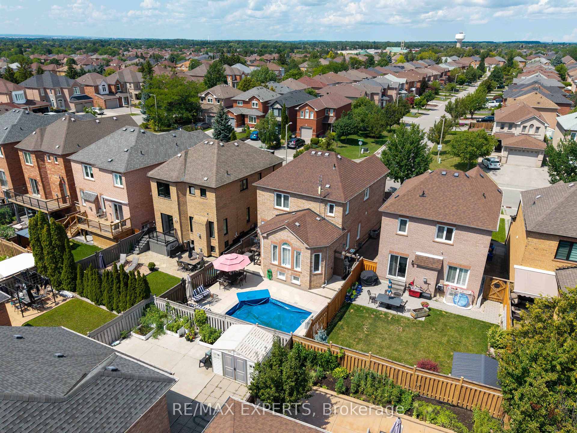 Photo 38 of 255 Matthew Drive, Vaughan, East Woodbridge — HOMEH