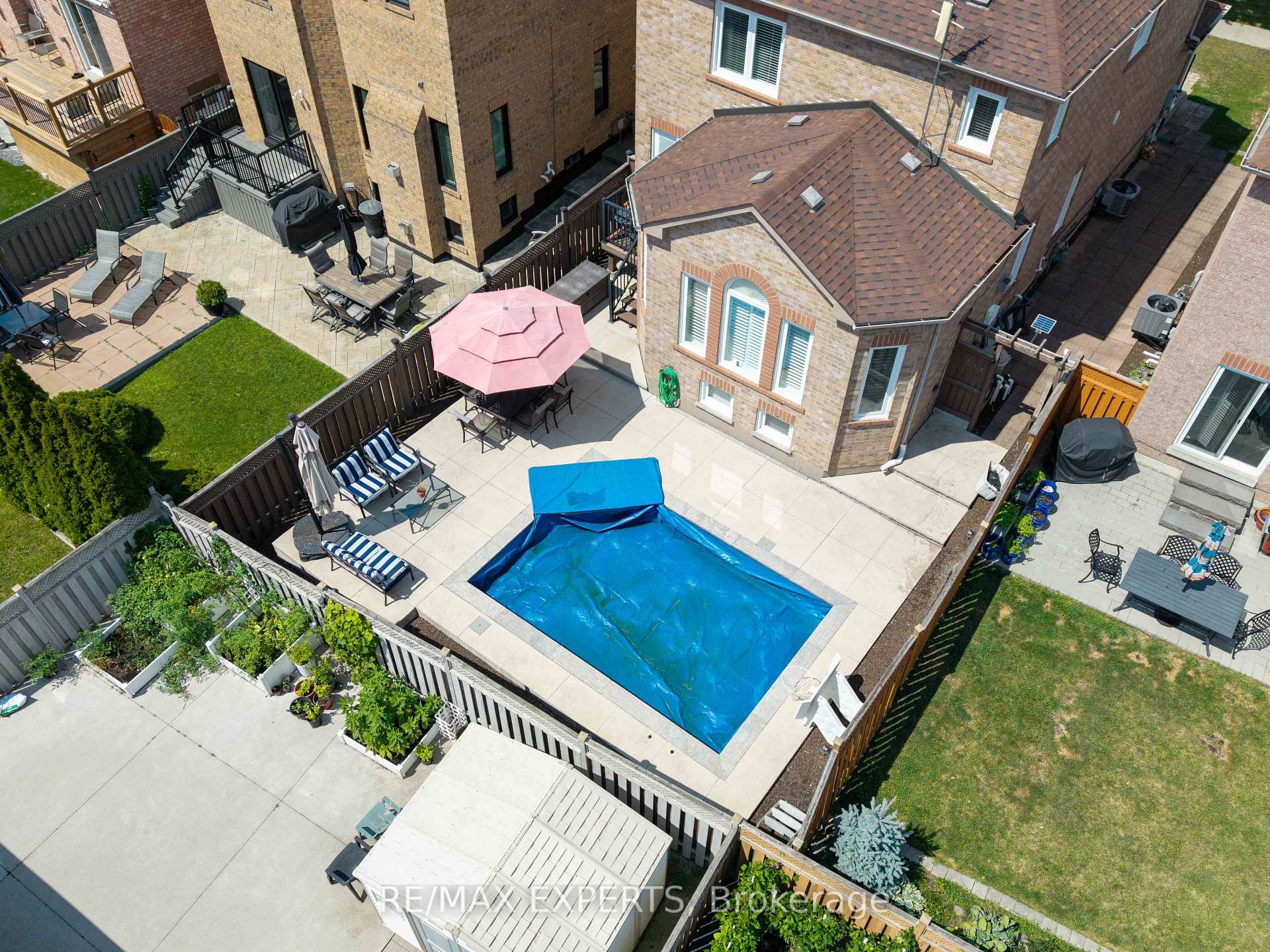Photo 39 of 255 Matthew Drive, Vaughan, East Woodbridge — HOMEH