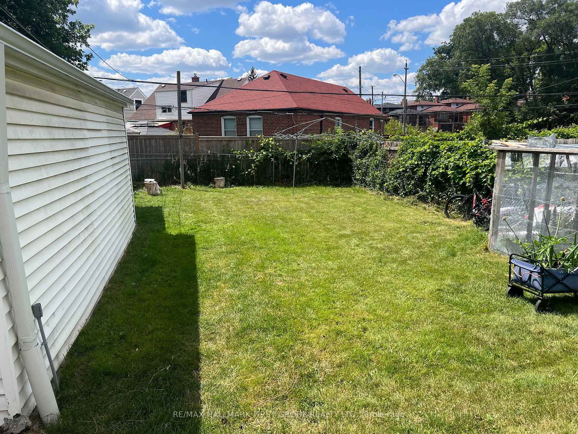 Photo 5 of 482 Warden Avenue, Scarborough, Oakridge — HOMEH