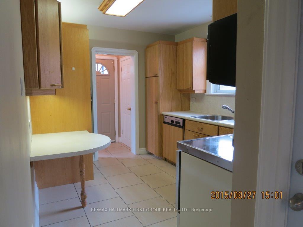 Photo 9 of 482 Warden Avenue, Scarborough, Oakridge — HOMEH