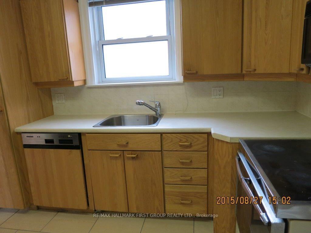 Photo 14 of 482 Warden Avenue, Scarborough, Oakridge — HOMEH