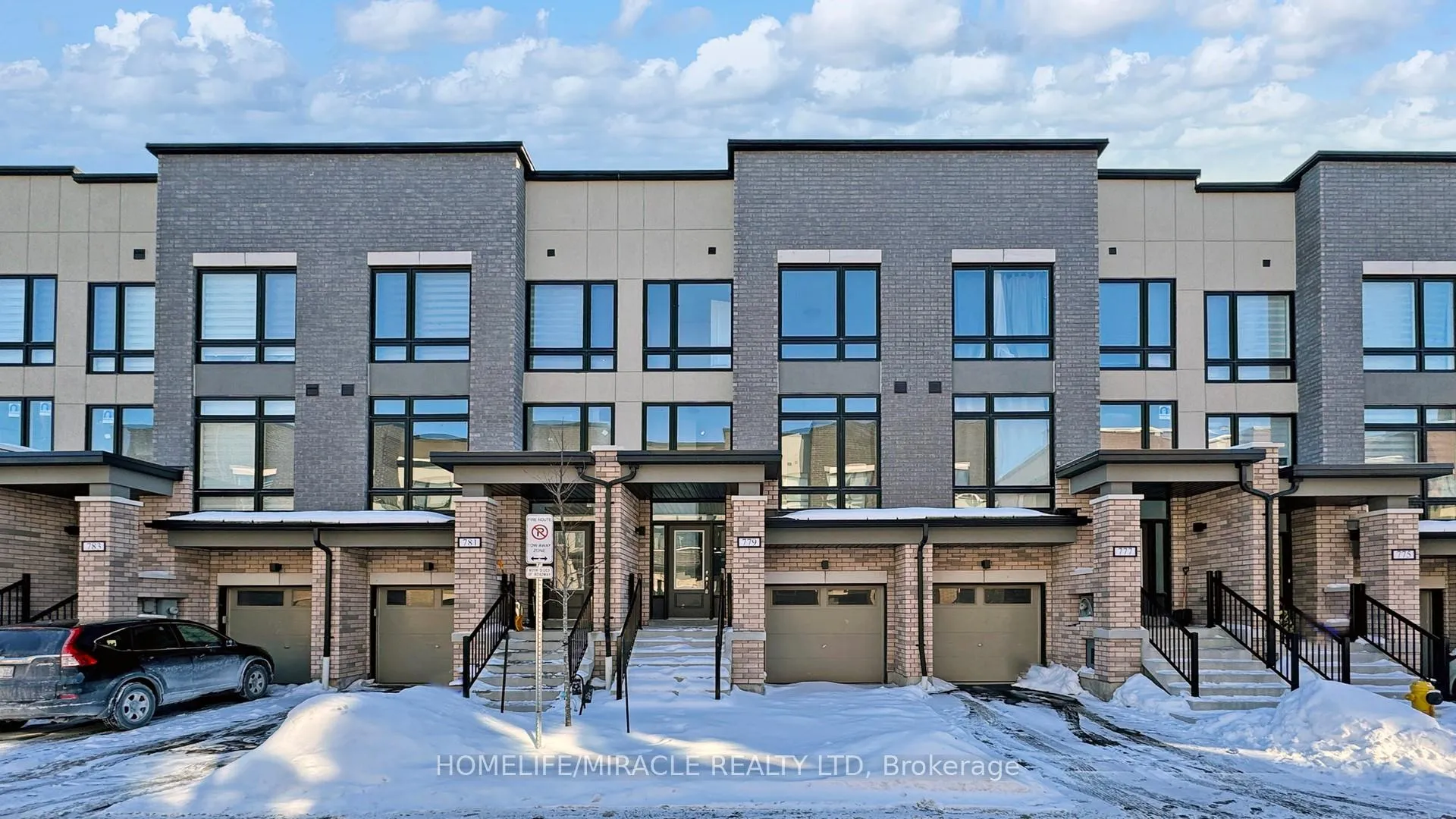Photo 1 of 779 Heathrow Path, Oshawa, Samac — HOMEH