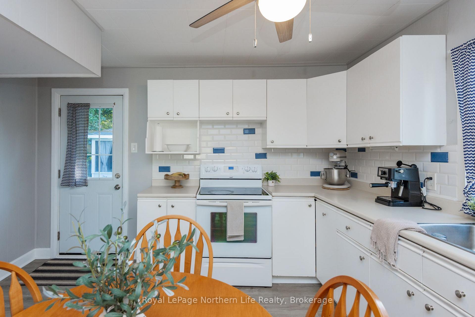 Photo 18 of 263 Wesley Avenue, North Bay, Ferris — HOMEH