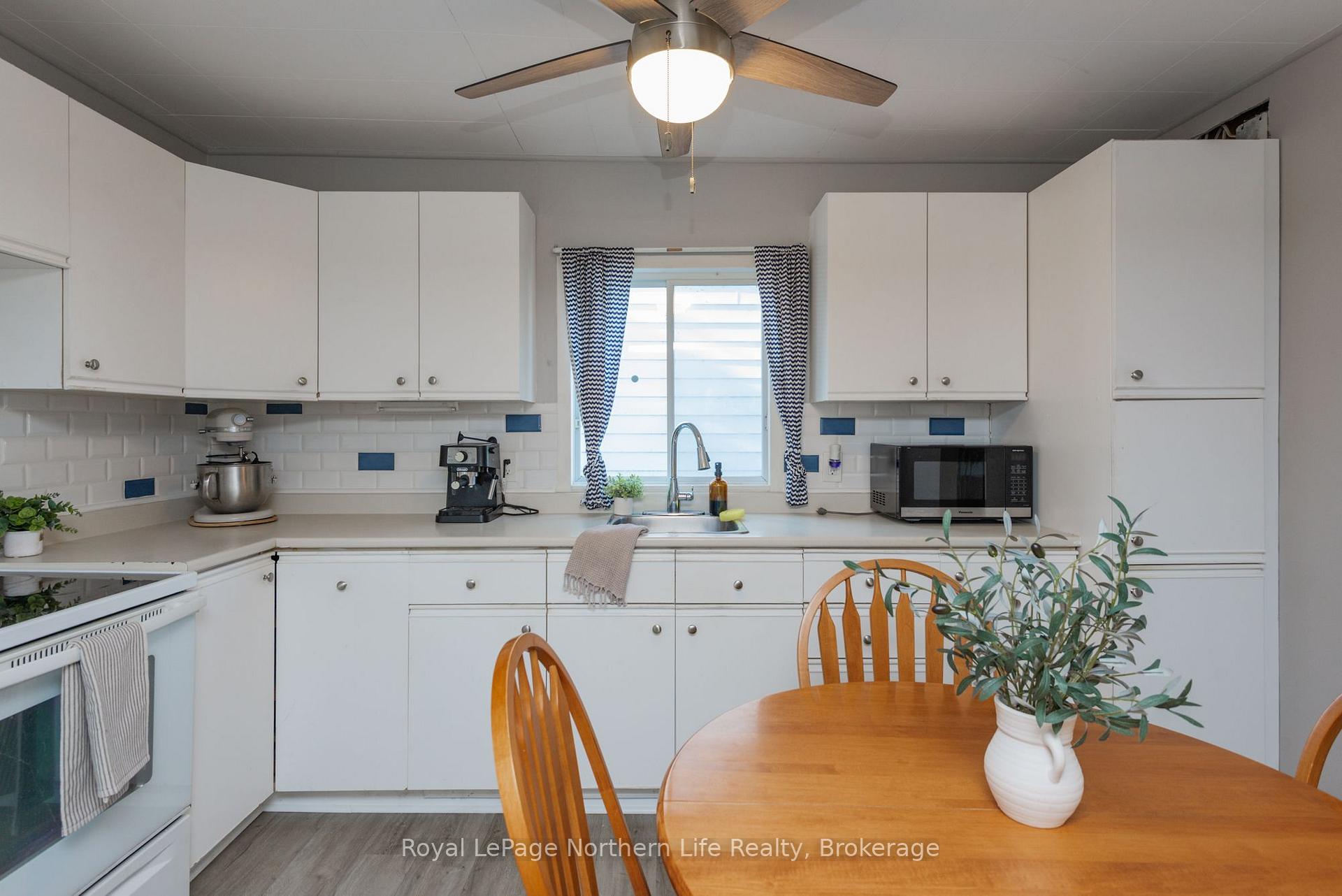 Photo 19 of 263 Wesley Avenue, North Bay, Ferris — HOMEH
