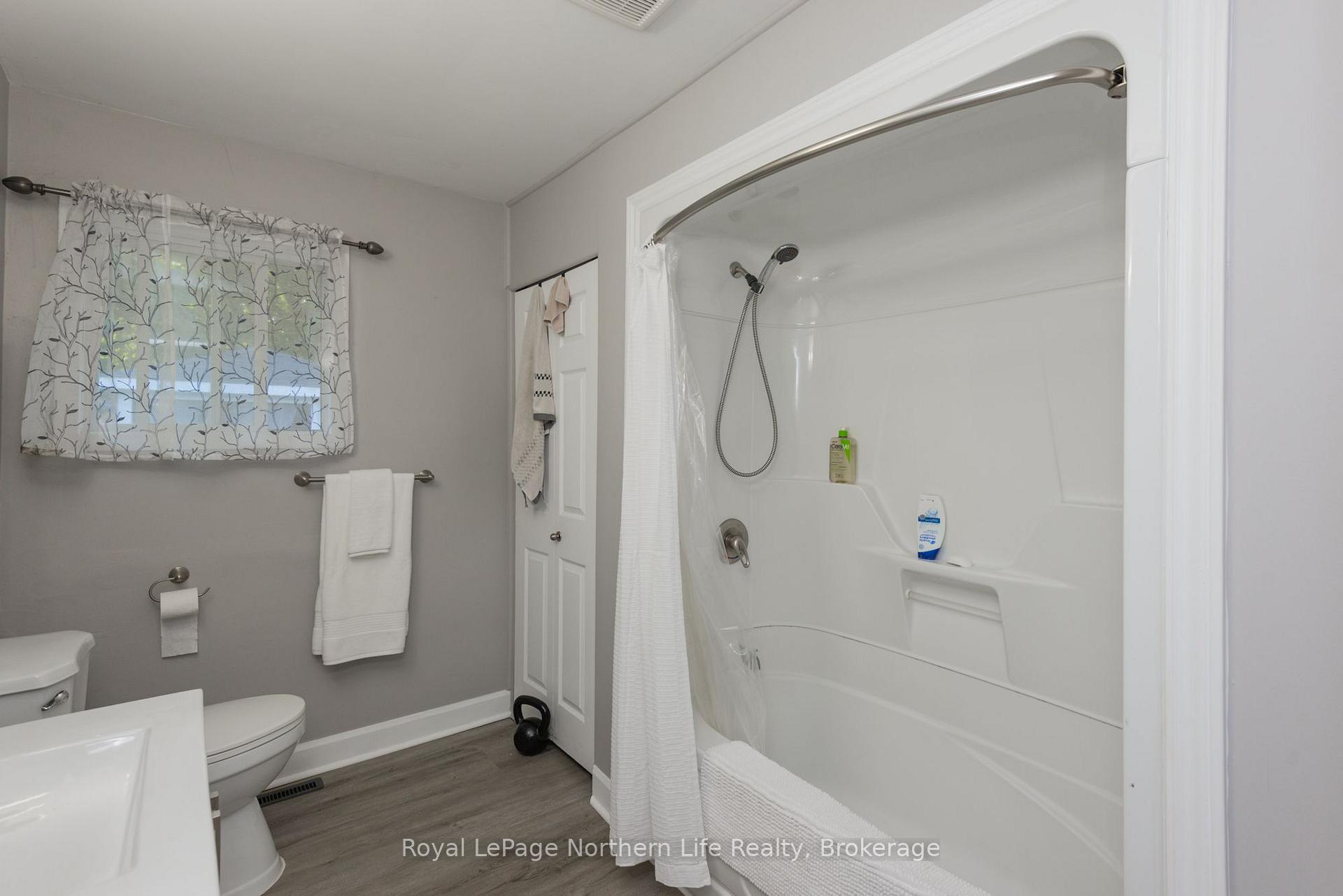 Photo 31 of 263 Wesley Avenue, North Bay, Ferris — HOMEH
