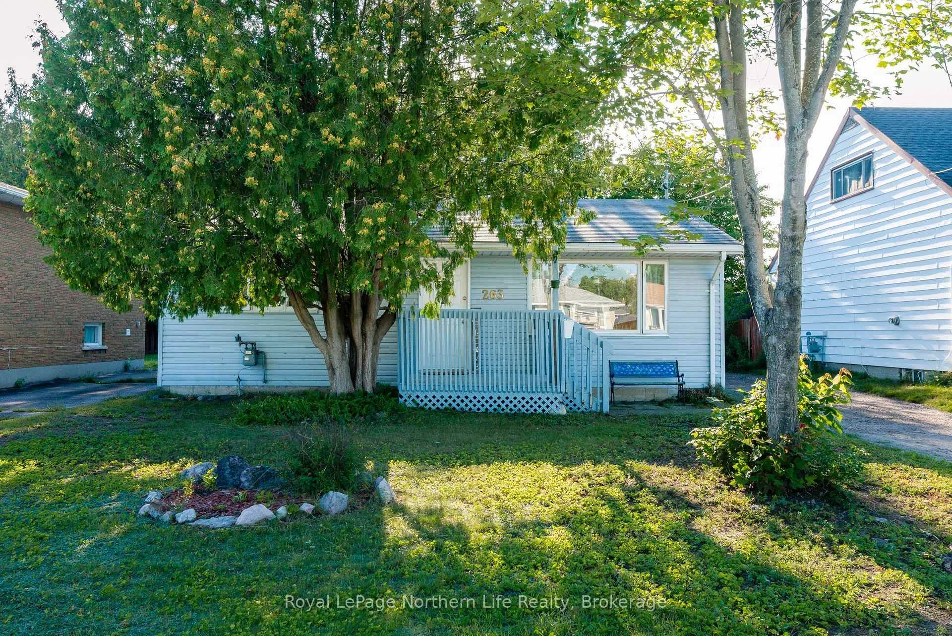 Photo 4 of 263 Wesley Avenue, North Bay, Ferris — HOMEH