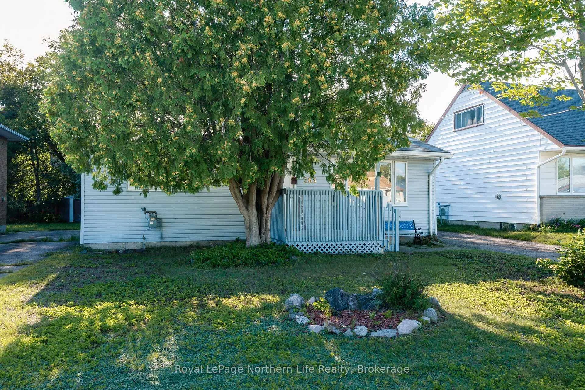 Photo 5 of 263 Wesley Avenue, North Bay, Ferris — HOMEH