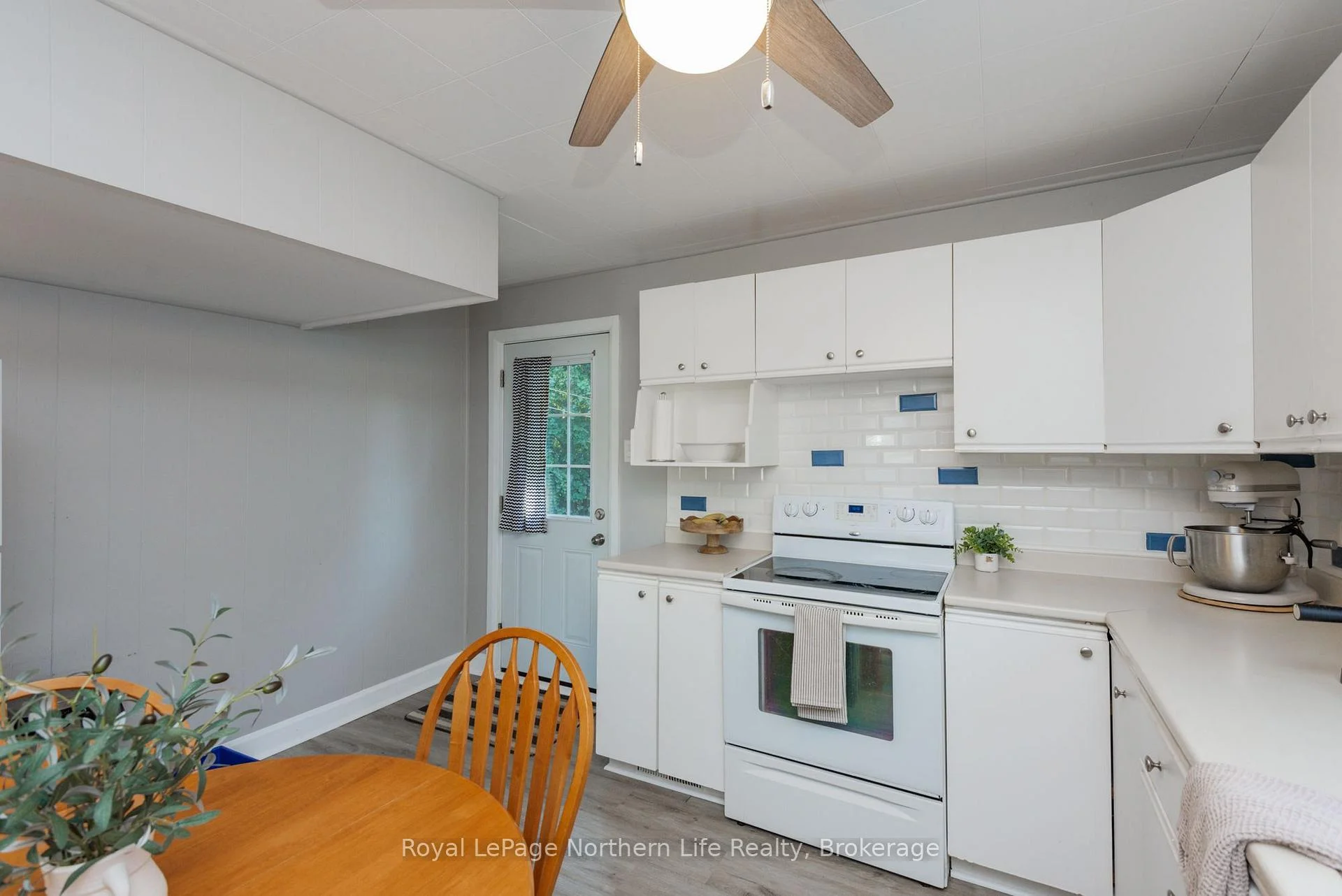 Photo 21 of 263 Wesley Avenue, North Bay, Ferris — HOMEH