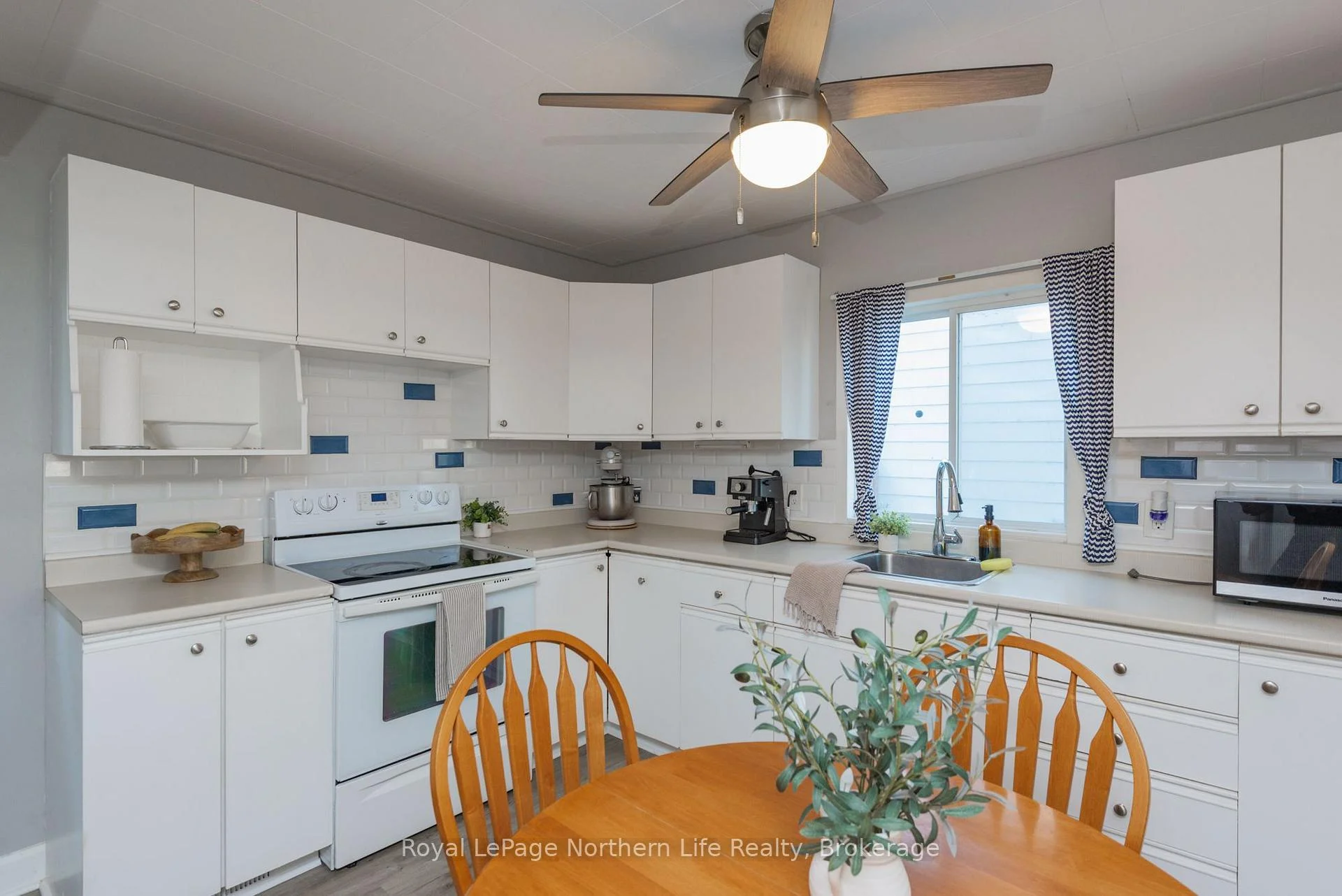 Photo 23 of 263 Wesley Avenue, North Bay, Ferris — HOMEH
