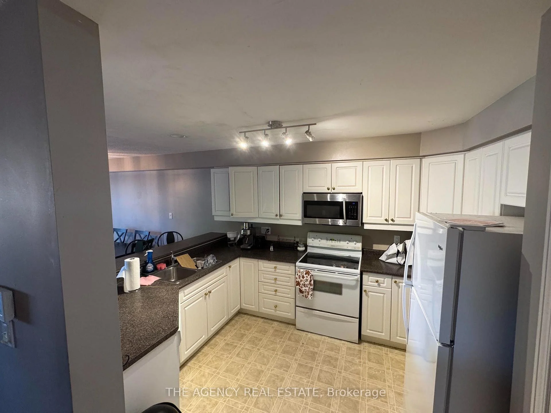 Photo 12 of Unit 60, 320 Ambleside Drive, London, North A — HOMEH