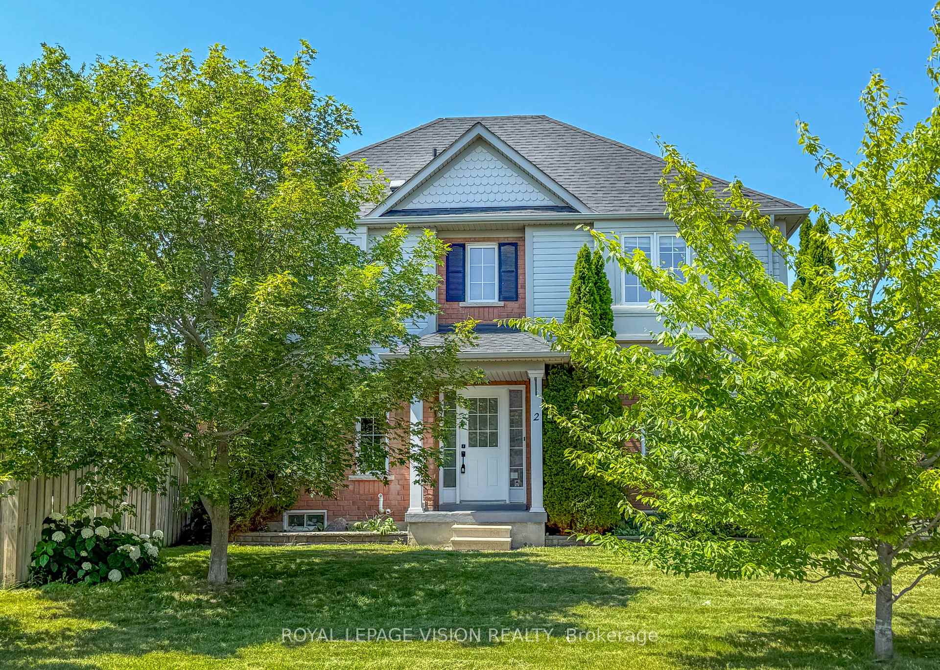 Photo 2 of 2 Laprade Square, Clarington, Bowmanville — HOMEH