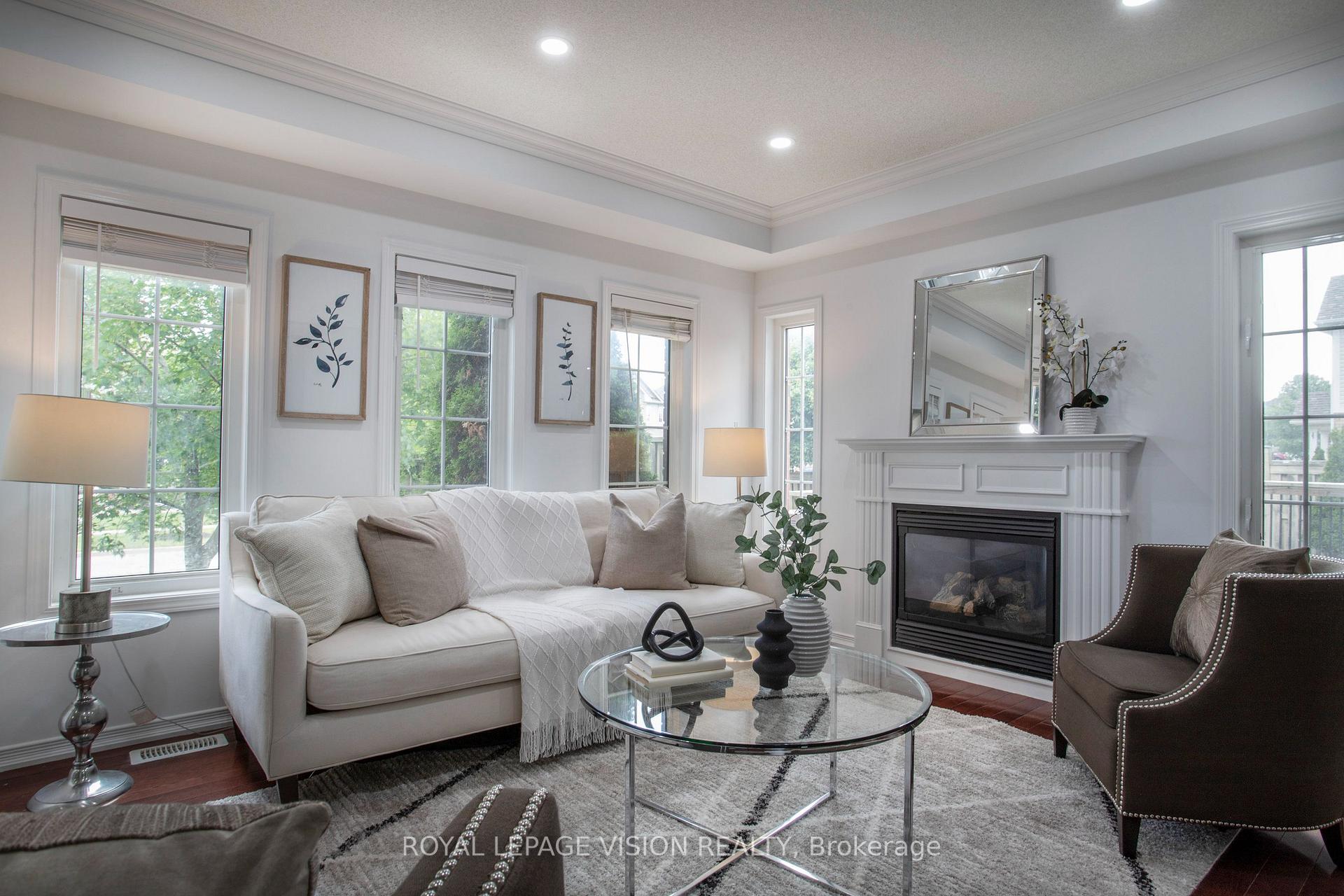 Photo 8 of 2 Laprade Square, Clarington, Bowmanville — HOMEH