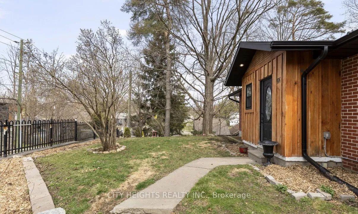 Photo 2 of Unit Upper, 99 Wellington Street E, Barrie, City Centre — HOMEH