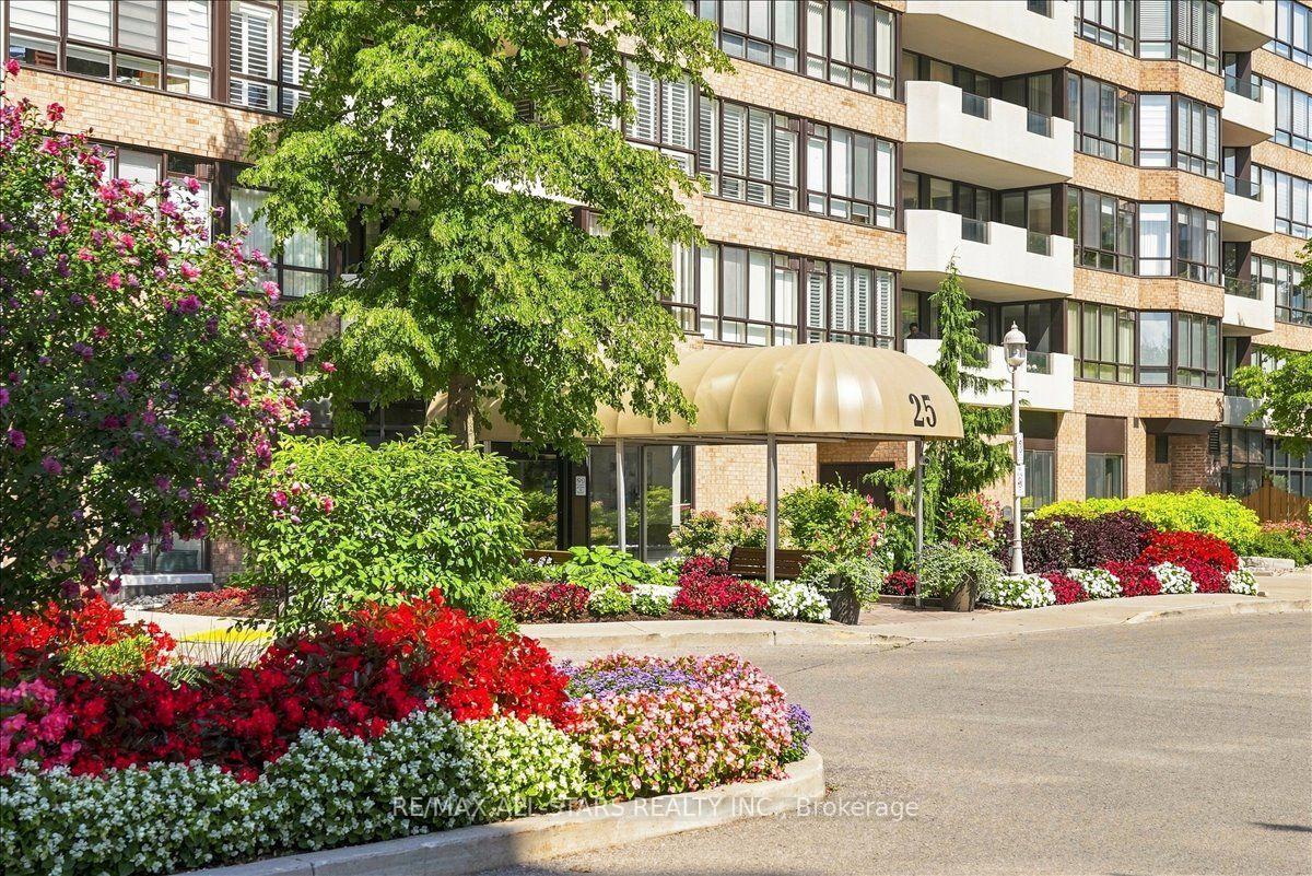 Photo 2 of Unit 528, 25 Austin Drive, Markham, Markville — HOMEH