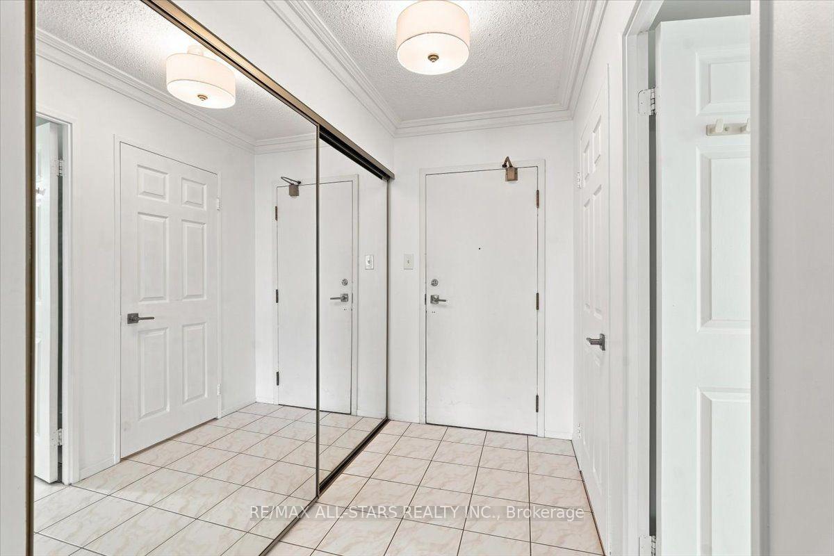 Photo 5 of Unit 528, 25 Austin Drive, Markham, Markville — HOMEH