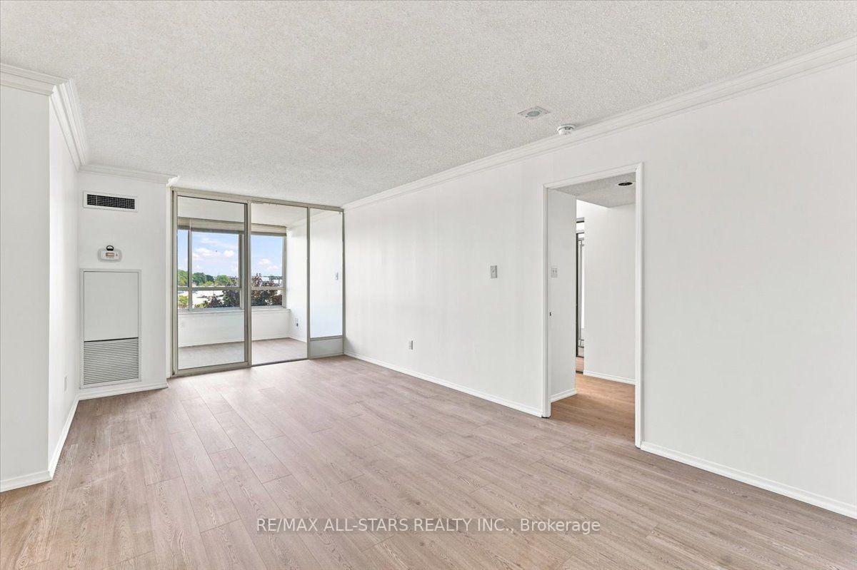 Photo 9 of Unit 528, 25 Austin Drive, Markham, Markville — HOMEH