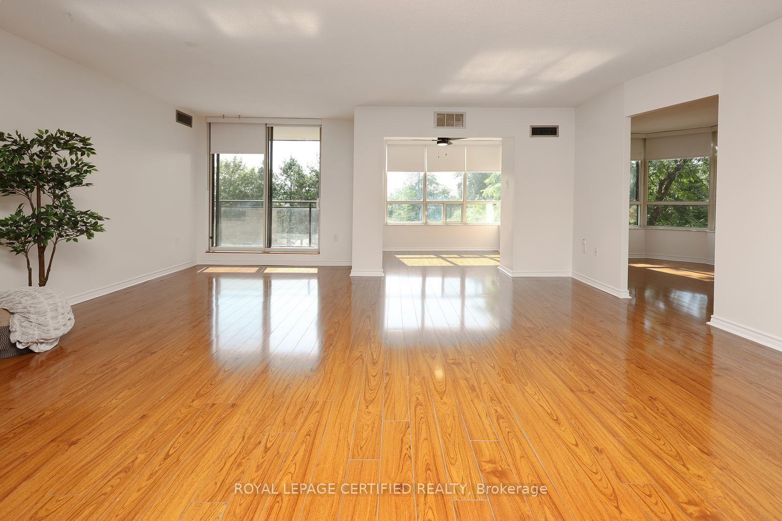 Photo 8 of Unit 312, 20 Cherrytree Drive, Brampton, Fletcher's Creek South — HOMEH