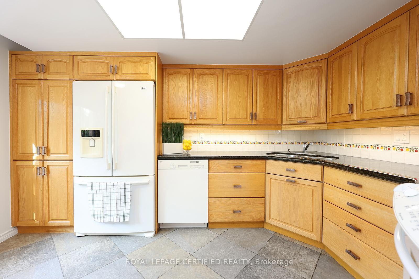 Photo 20 of Unit 312, 20 Cherrytree Drive, Brampton, Fletcher's Creek South — HOMEH