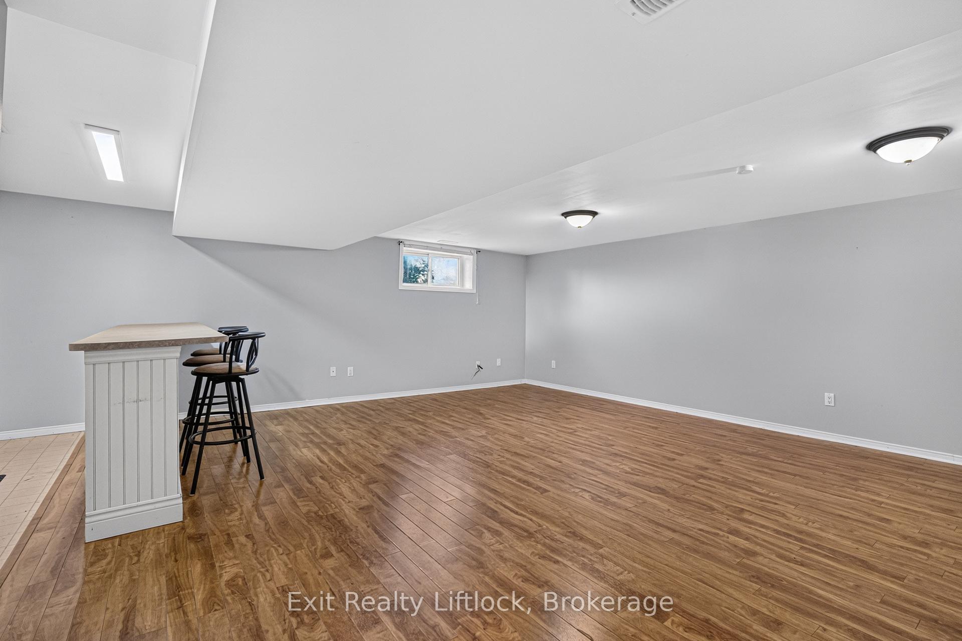 Photo 24 of 2289 Base Line Road, Otonabee-South Monaghan — HOMEH