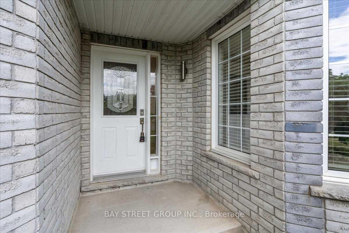 Photo 4 of 62 Summerset Drive, Barrie, Ardagh — HOMEH