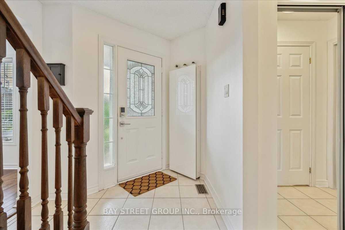 Photo 5 of 62 Summerset Drive, Barrie, Ardagh — HOMEH