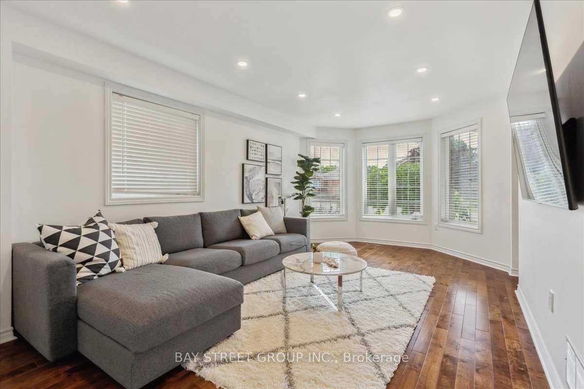 Photo 10 of 62 Summerset Drive, Barrie, Ardagh — HOMEH