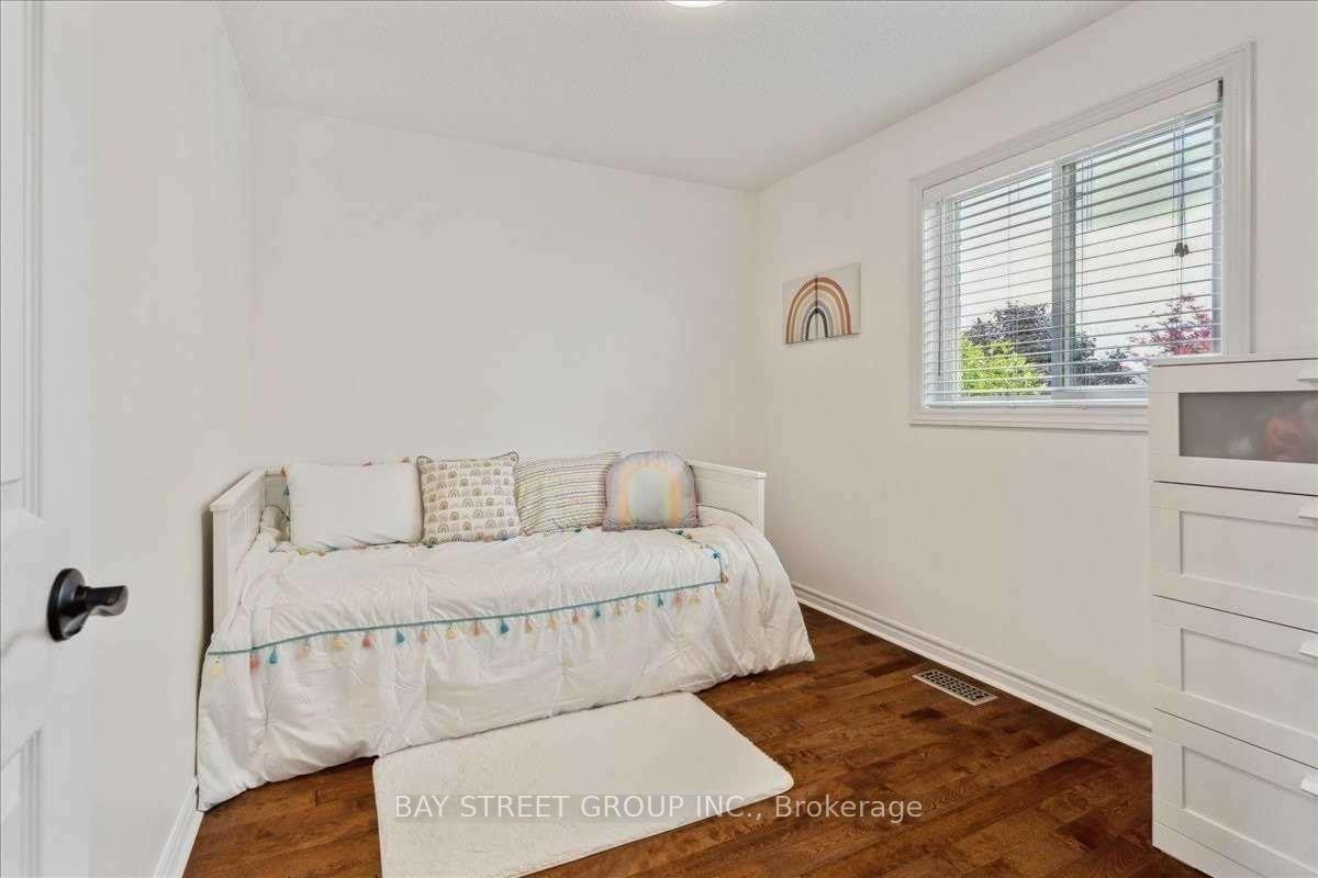 Photo 24 of 62 Summerset Drive, Barrie, Ardagh — HOMEH