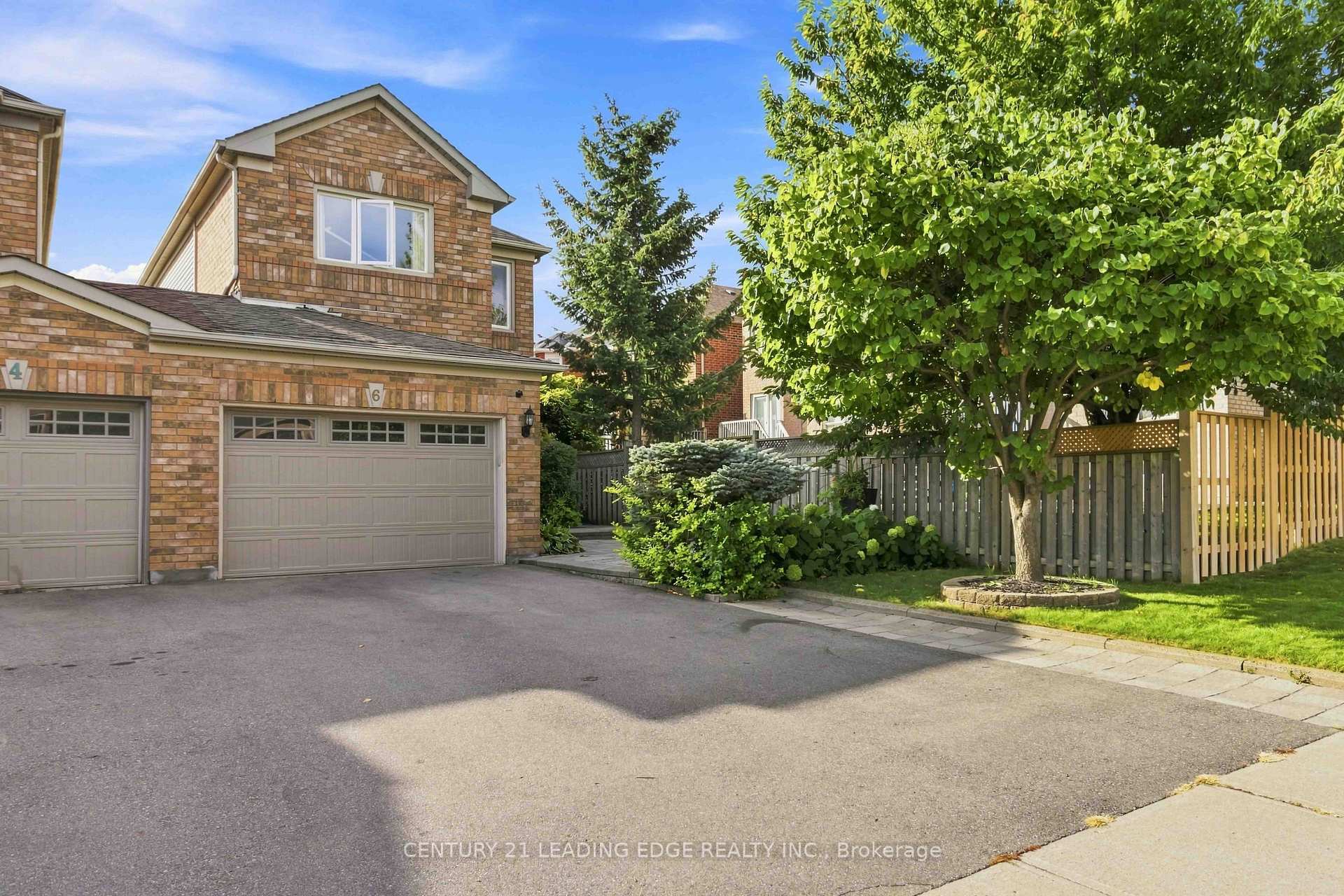 Photo 3 of 6 Birchcliffe Drive, Brampton, Heart Lake East — HOMEH