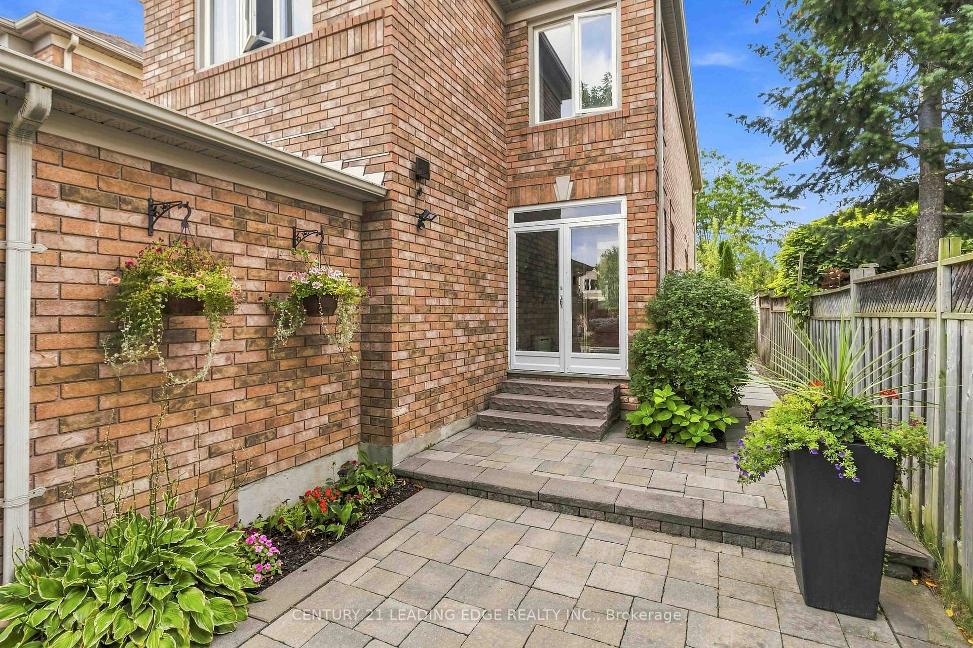 Photo 4 of 6 Birchcliffe Drive, Brampton, Heart Lake East — HOMEH