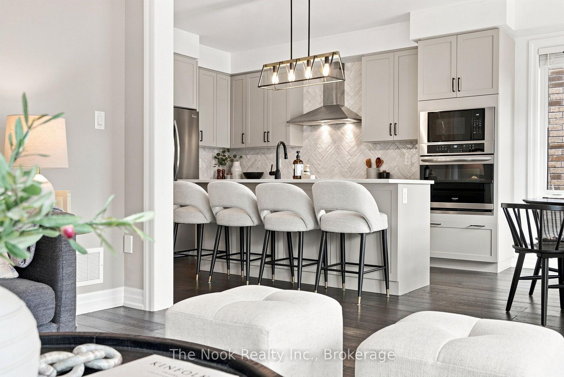 Photo 18 of 100 Woolacott Lane, Clarington, Bowmanville — HOMEH